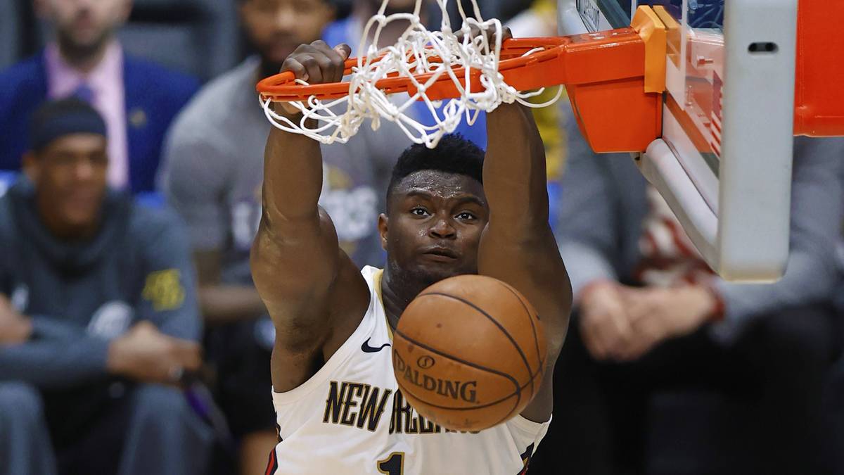 Zumal Williamson - in Balls Augen - ungerechtfertigterweise den ganzen Ruhm einheimst, wie er im Load-Management-Podcastoffenbarte. "Nehmt meinen Jungen aus dem Spiel und ihr seht, was dann noch läuft. Klar kann Zion schnell rennen und springen, wenn ihm aber niemand den Ball besorgt, dann rennt und springt er umsonst"