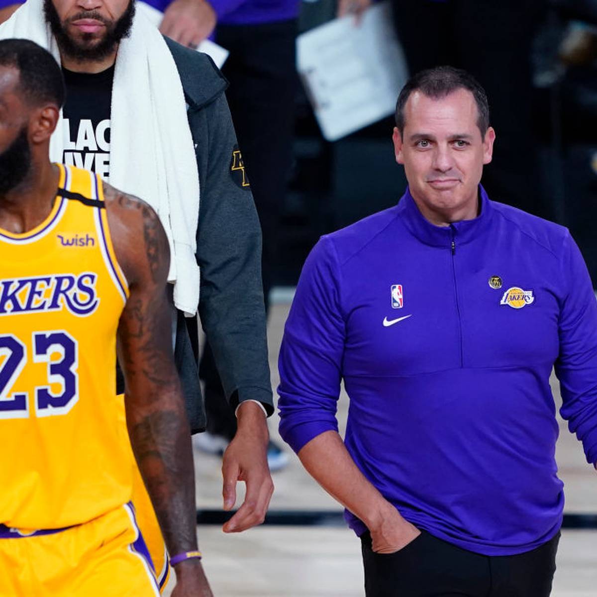 Frank Vogel braucht als Head Coach der Los Angeles Lakers offenbar dringend Siege, um im Amt zu bleiben. Seine Entlassung war einem Bericht zufolge so gut wie beschlossen. 