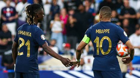 Eduardo Camavinga spielt künftig auch bei Real Madrid mit Nationalmannschaftskollege Kylian Mbappé zusammen - und äußert sich voll des Lobes über dessen in seinen Augen teils unterschätzte Qualitäten.