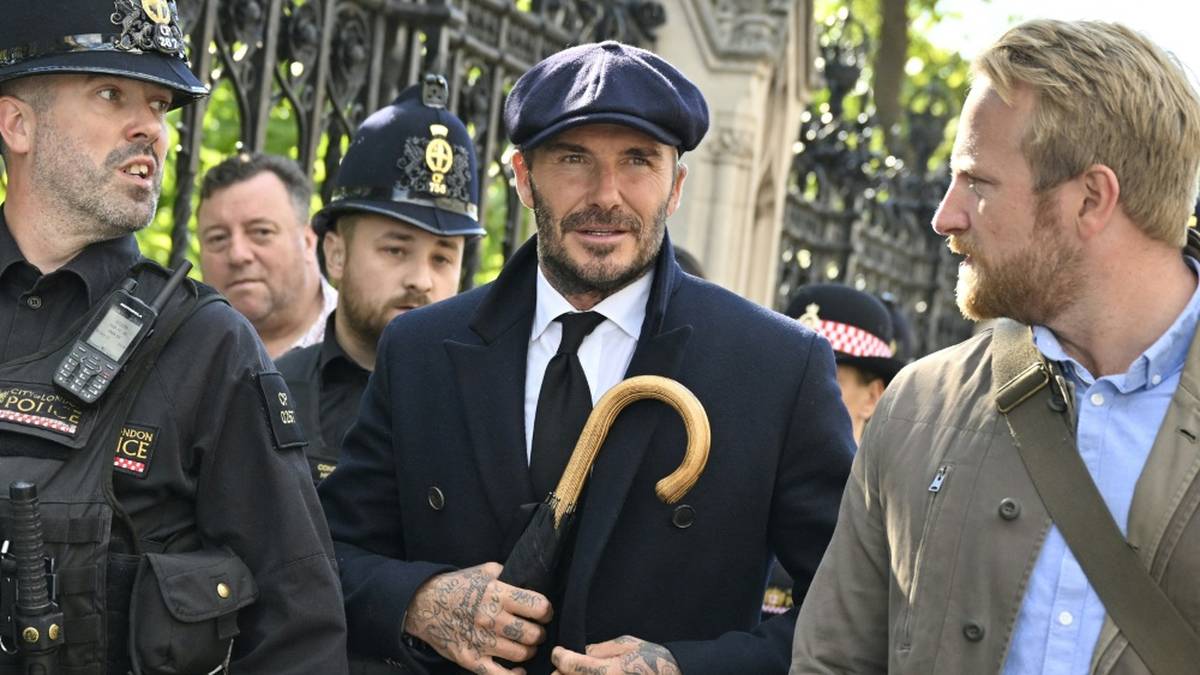12 Stunden in der Schlange: Beckham trauert um Queen