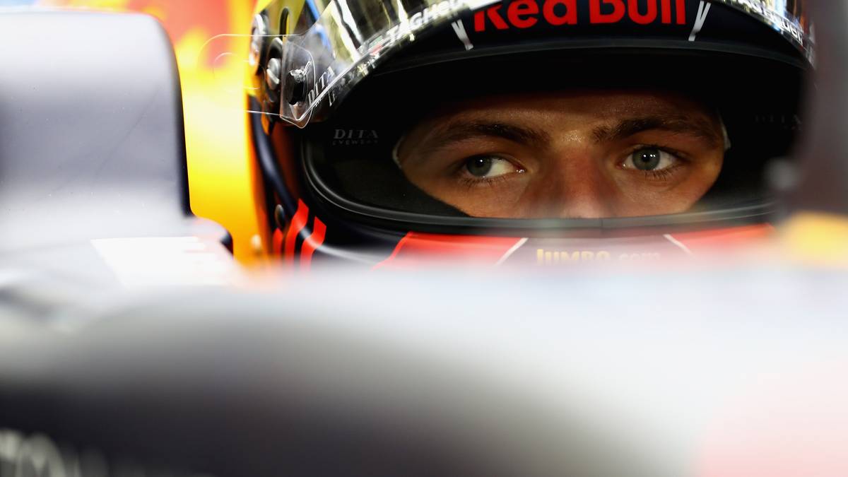 RENNEN 2 - BAHRAIN: In Bahrain wird die aggressive Fahrweise Verstappen erneut zum Verhängnis. Der Niederländer holt sich bei Lewis Hamilton einen Platten ab und scheidet aus. Auch Red-Bull-Kollege Daniel Ricciardo muss mit Systemfehlern aufgeben 