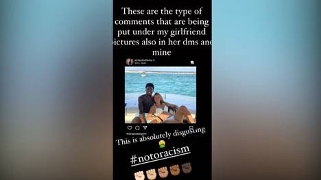 Jordyn Huitema, die Freundin von Bayern-Profi Alphonso Davies, hat auf Instagram eine Reihe von rassistischen Nachrichten veröffentlicht, die sie und Davies erhalten. 