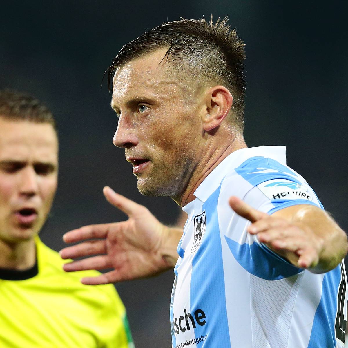 1860 Munich's Ivica Olic suspended fined by DFB for match betting - ESPN