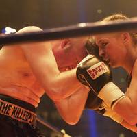 Die ehemalige Weltklasse-Boxerin Regina Halmich steigt wieder in den Ring und kämpft erneut gegen Stefan Raab. Box-Legende Henry Maske freut sich auf das Event und verrät zudem, ob er sich auch ein erneutes Comeback vorstellen könnte.