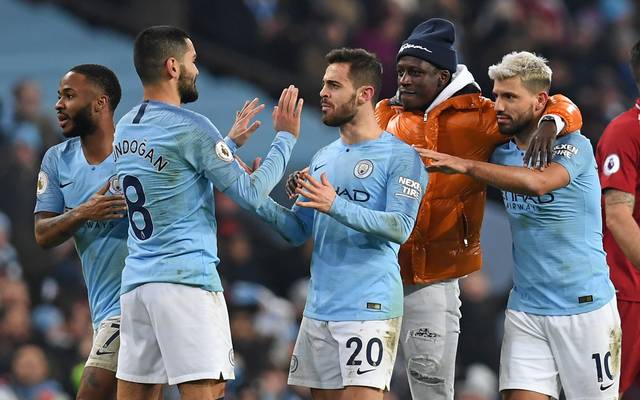 Premier League Manchester City Spieler Schenken Mitarbeitern Eine Rolex