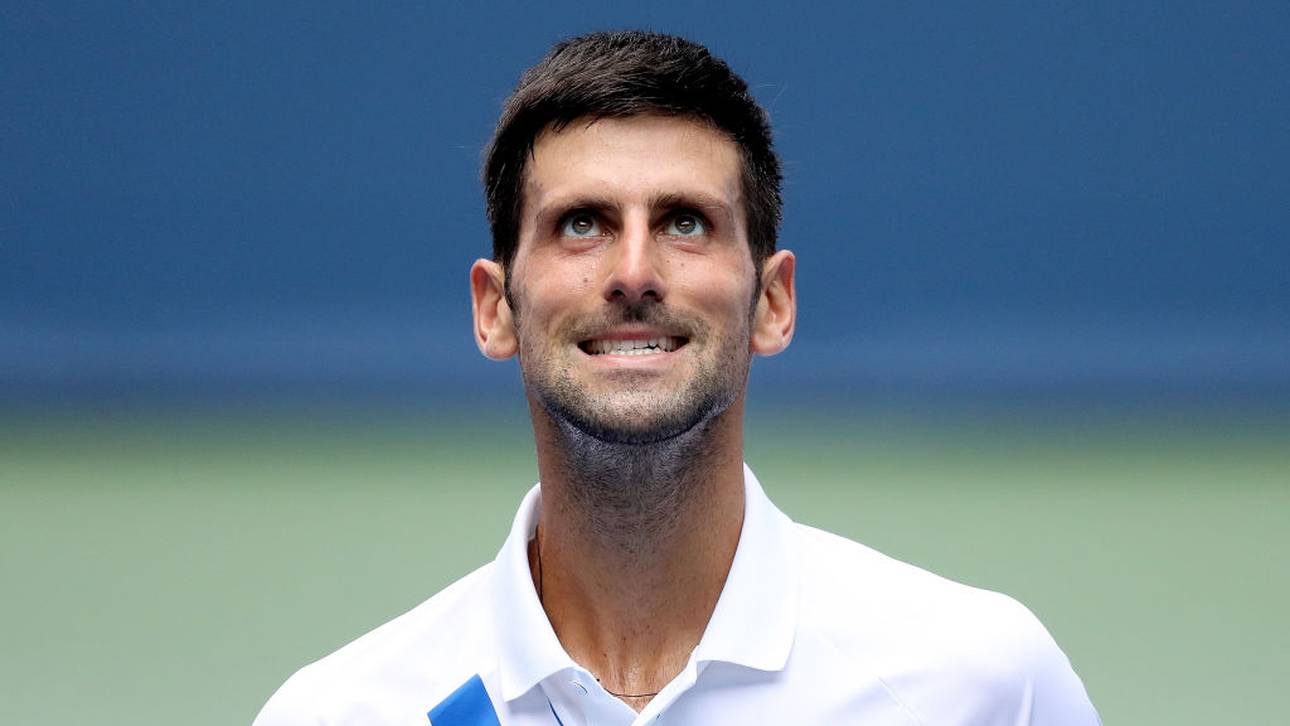 Djokovic müht sich ins Finale