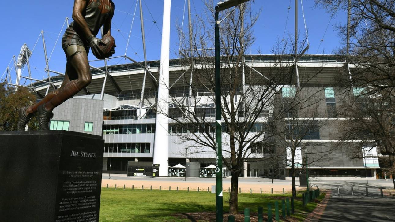 Tausende Stadiongänger in Isolation