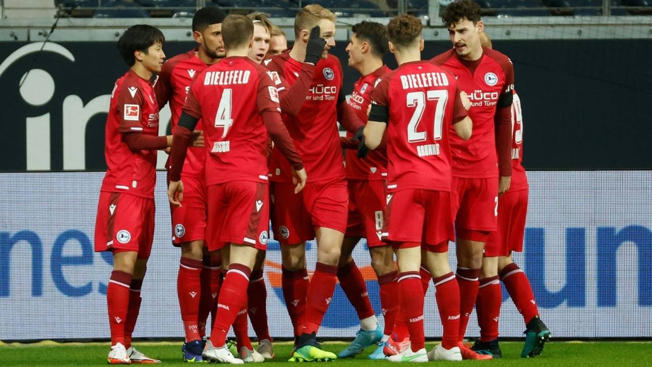 Überraschung in Frankfurt: Bielefeld mit Ausrufezeichen im Abstiegskampf