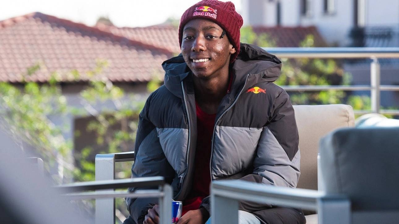 RB holt afrikanischen eSportler