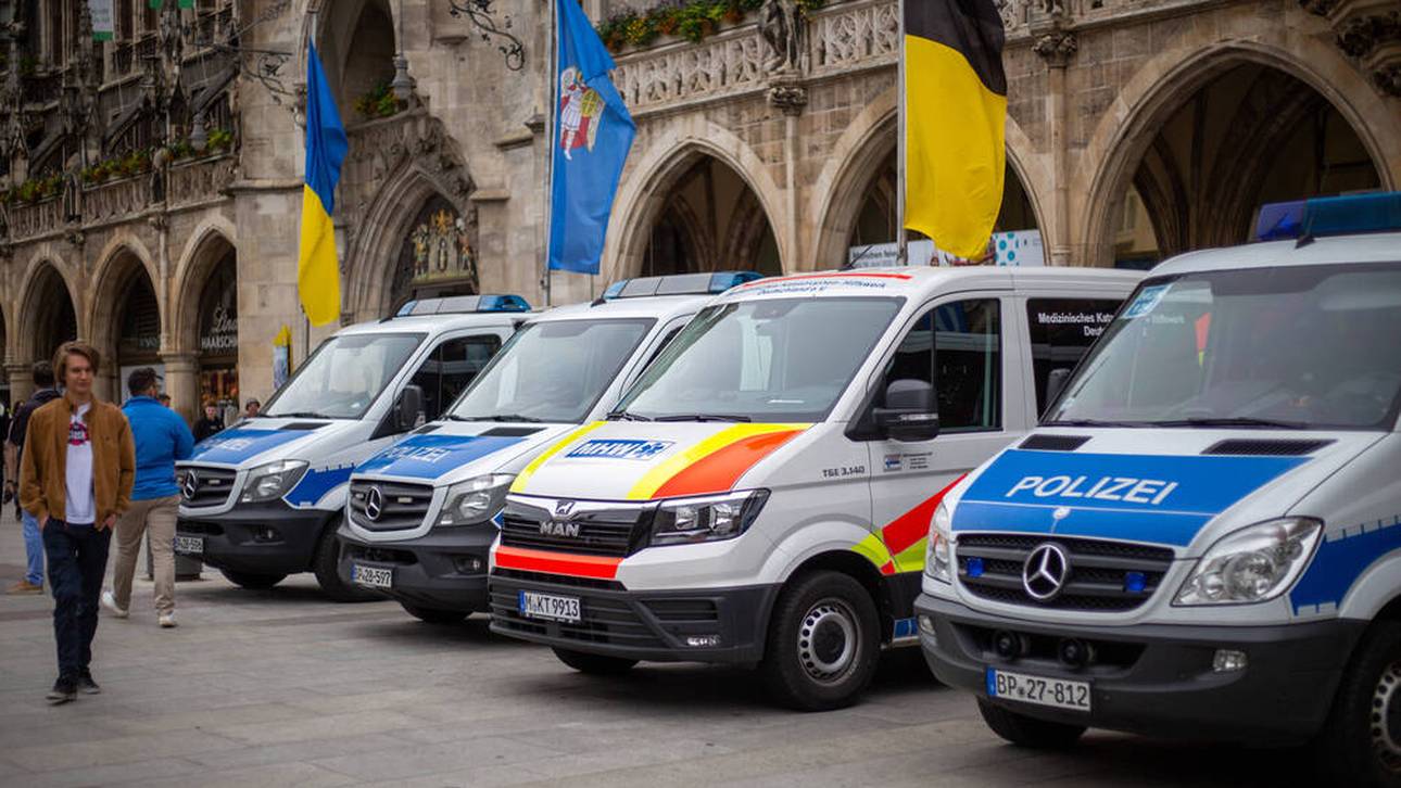 Englischer Fan zündet Bengalo im Hotel