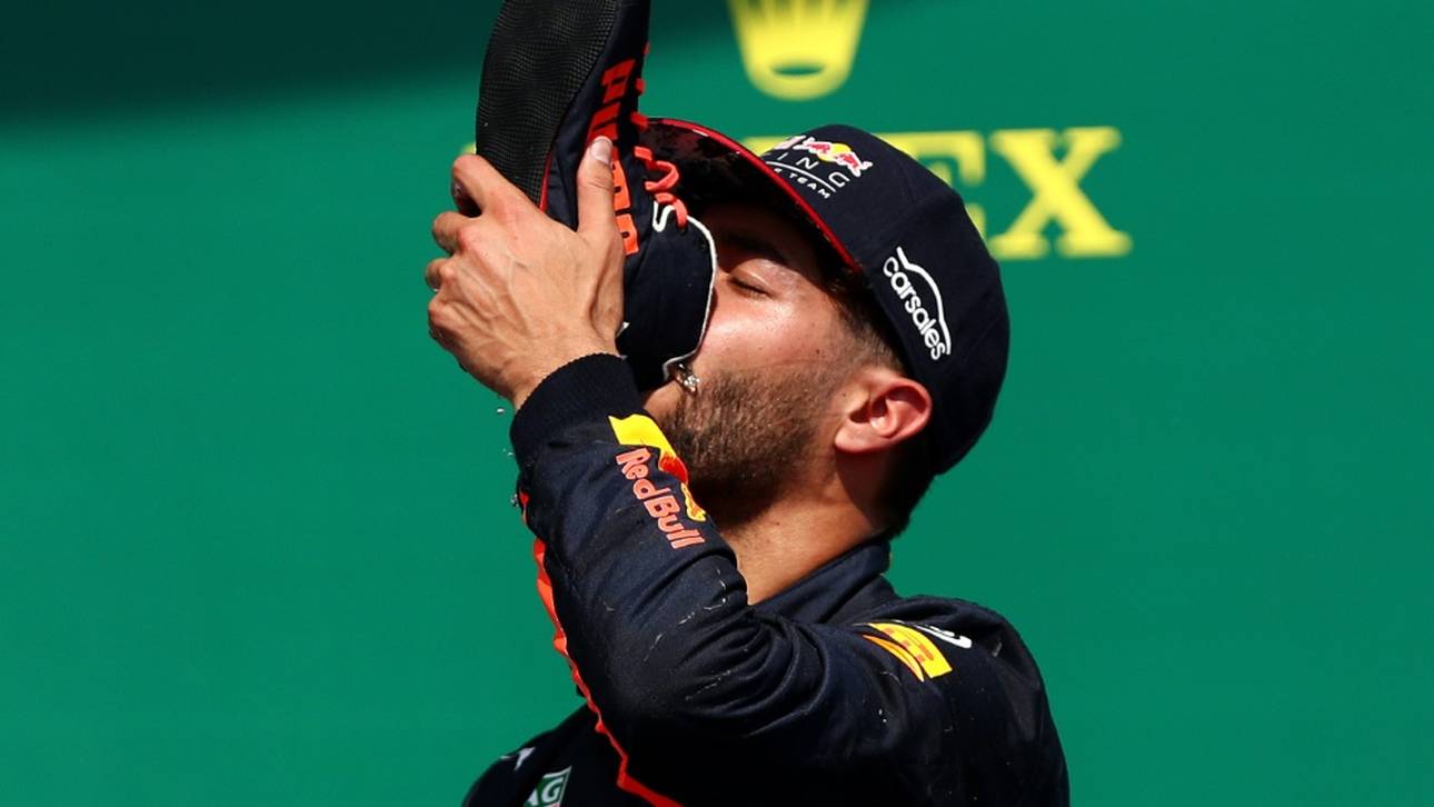 Hamiltons „Shoey“-Premiere: Kein Verstoß gegen Corona-Protokoll der FIA