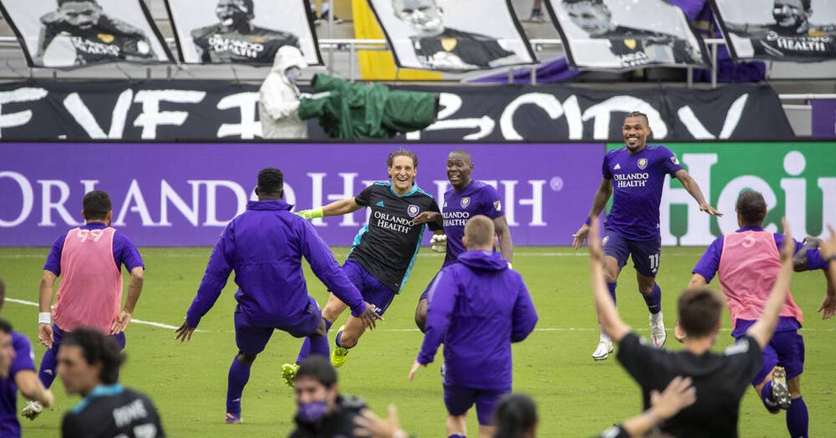 Field player in goal!  Penalty chaos at Orlando City