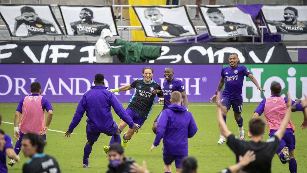 Elfer-Wahnsinn! Feldspieler im Tor