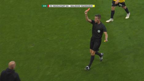 Im Rennen um die Aufstiegsplätze zieht Waldhof Mannheim in Ingolstadt den Kürzeren. Ein nicht gegebenes Tor für den Waldhof bringt Trainer Bernhard Trares auf die Palme.