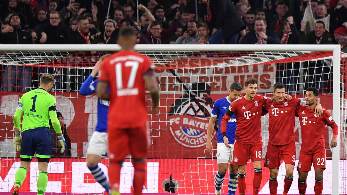 SCHALKE 04 - FC BAYERN: Wie im Vorjahr müssen die Bayern am zweiten Spieltag bei Schalke 04 antreten. Nach der missratenen letzten Saison wollen sich die Königsblauen unter ihrem neuen Trainer David Wagner steigern - und bestenfalls auch den Meister ärgern