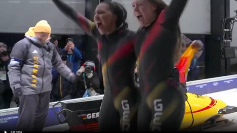 Laura Nolte und ihre Anschieberin Deborah Levi vergolden ihre starke Performance beim Zweierbob der Frauen. Doch es kommt noch besser: Lisa Buckwitz sorgt für den Doppelsieg der deutschen Mannschaft.