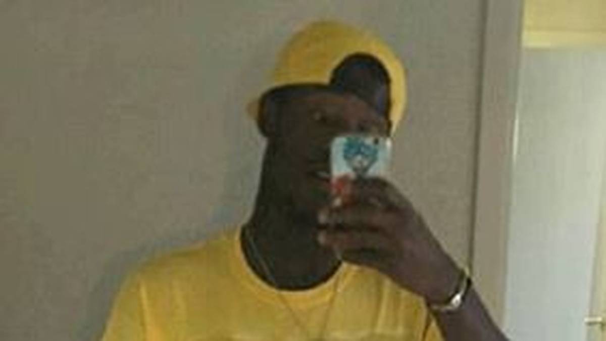 Wenn er mal nicht als dunkler Ritter sein Unwesen treibt, schlüpft Batshuayi auch gerne in das Kostüm eines etwas anderen Helden: Spongebob Schwammkopf