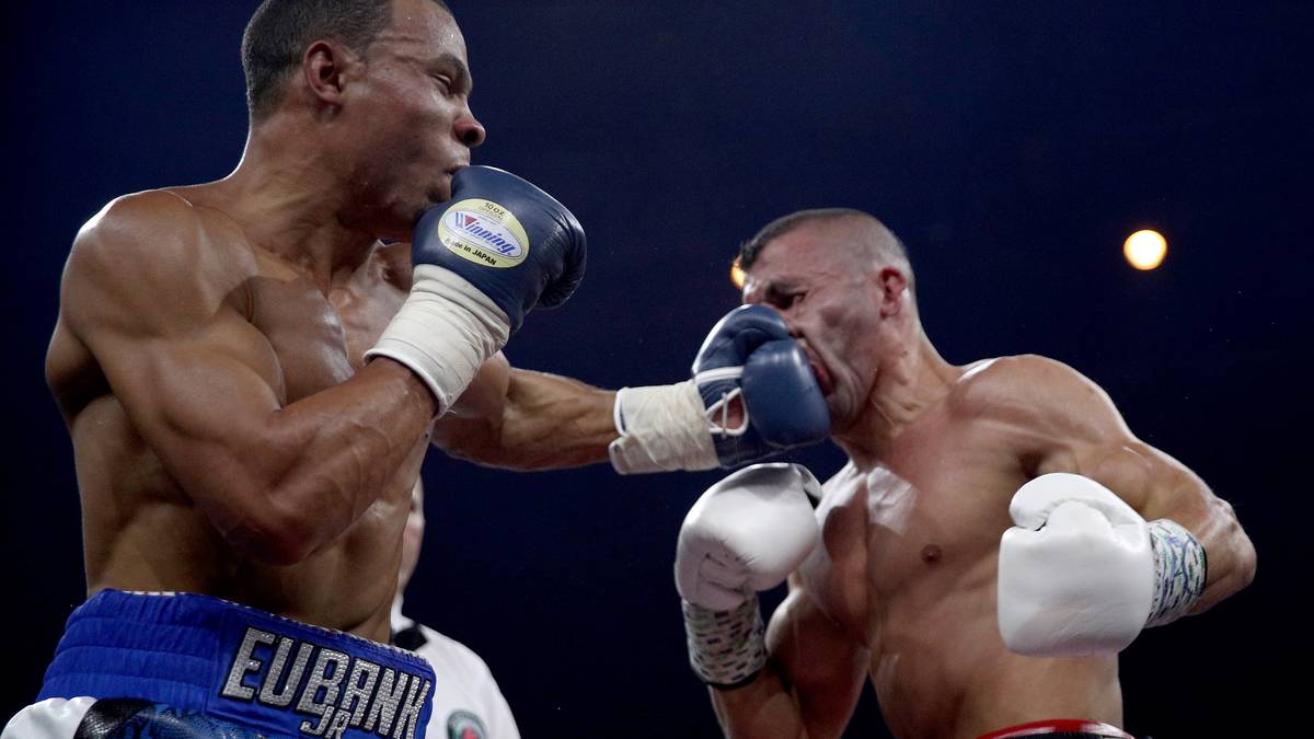 Der Brite zeigt aber eine stärkere Leistung und verpasst Yildirim deutliche Treffer