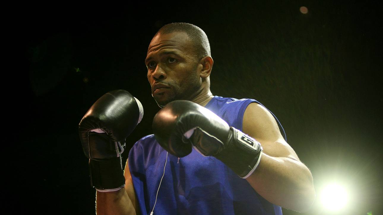 Jones jr. knockt MMA-Kämpfer aus