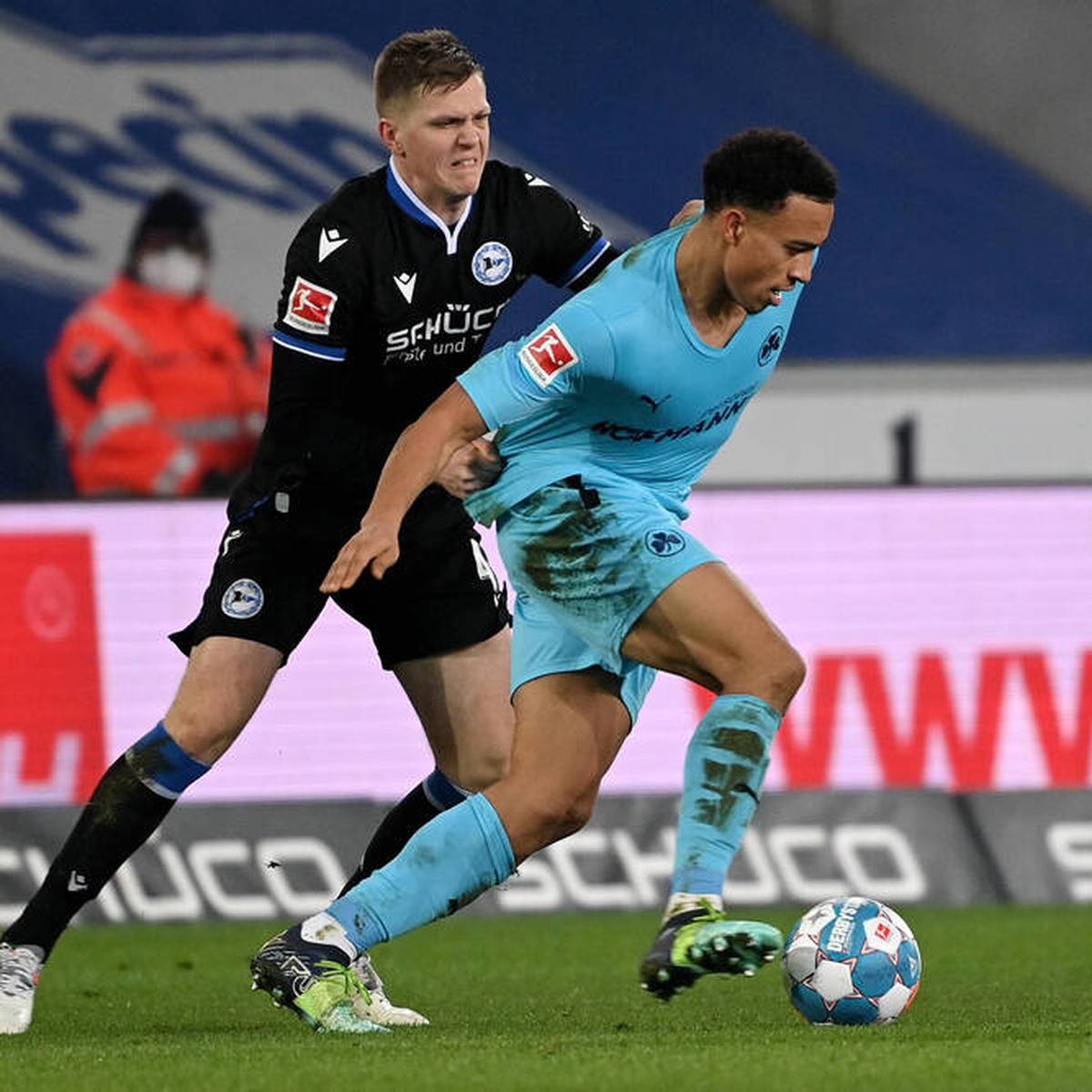 Zum Abschluss des 19. Spieltags trennt sich Arminia Bielefeld im Kellerduell gegen Greuther Fürth nur remis. Damit verpassen die Ostwestfalen den Sprung von den Abstiegsplätzen.