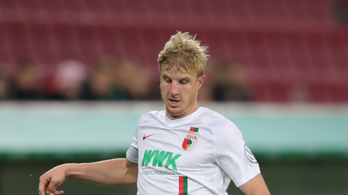 MARTIN HINTEREGGER (Innenverteidiger, Österreich): vom FC Augsburg zu Eintracht Frankfurt, bis Saisonende verliehen