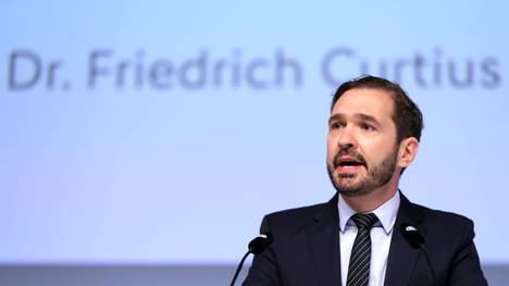 Friedrich Curtius ist Generalsekretär des DFB