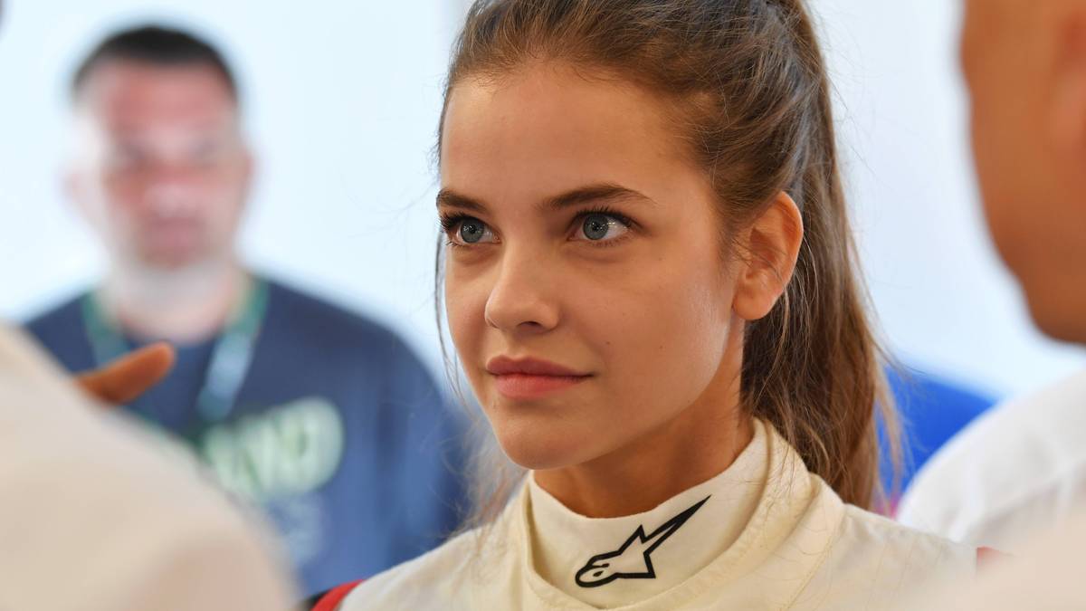 Können diese Augen lügen? Am Rennsonntag ist Palvin ebenfalls vor Ort und feuert Hamilton an. Zuvor muss sie aber erst einmal selbst ihr Können am Steuer beweisen und dreht eine Runde auf der Strecke