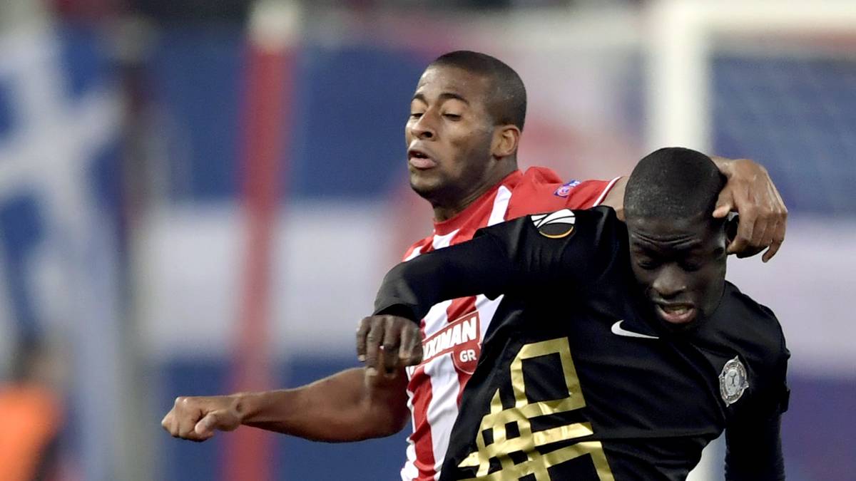 PLATZ 17 - BADOU NDIAYE (r., Mittelfeld, Senegal): für 18 Millionen Euro von Galatasaray Istanbul zu Stoke City