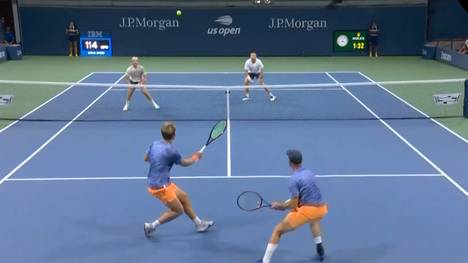 Ein Deutsches Doppel unter den letzten Acht: Kevin Krawietz und Tim Pütz ziehen gegen Julian Cash und Lloyd Glasspool ins Viertelfinale der US Open 2026 ein.