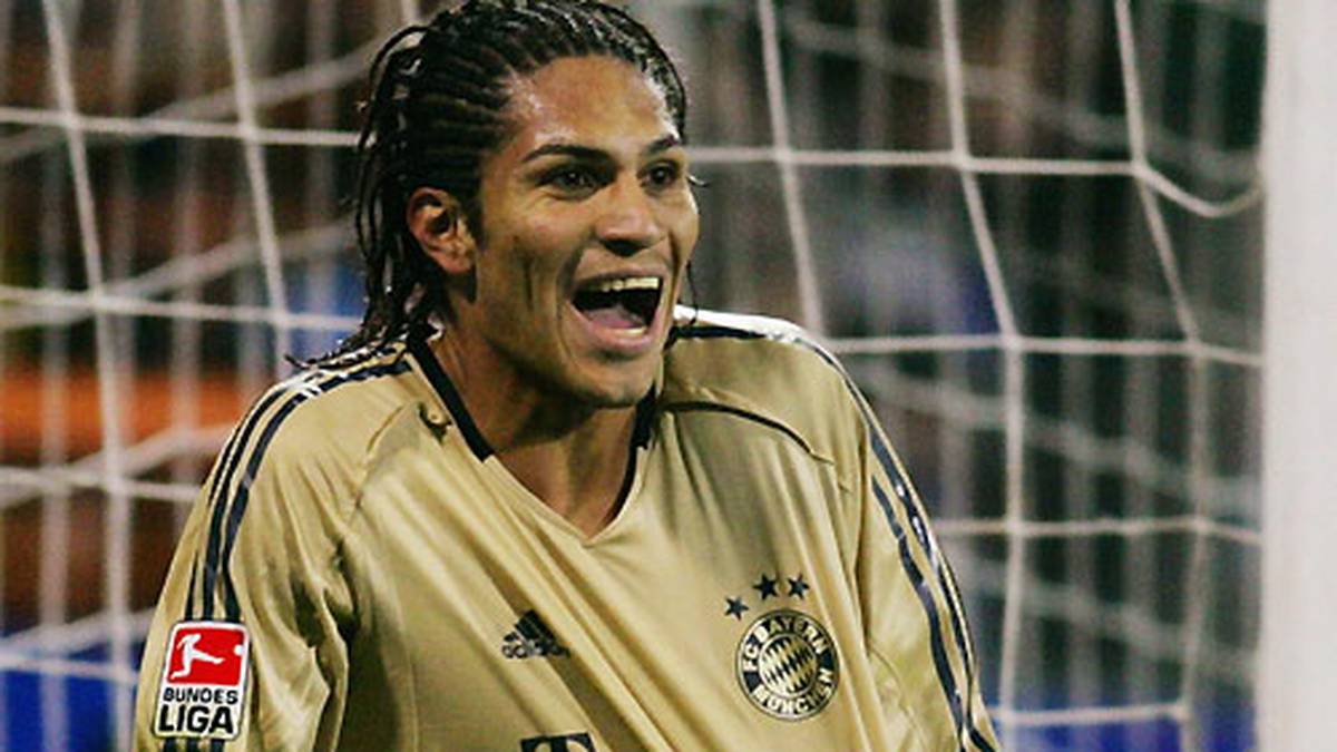 Ab 2004 machen die Bayern auf fremdem Platz auf Goldjungen - so wie hier der junge Paolo Guerrero