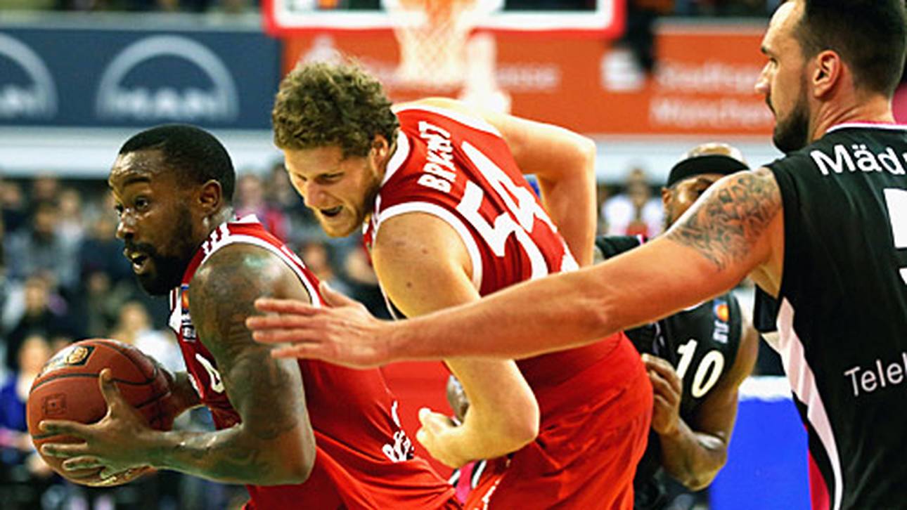 Bayern gewinnt Spektakel in Überlänge