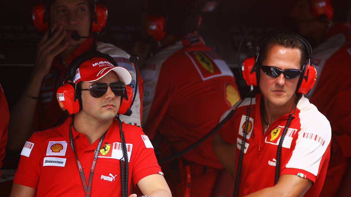 Im August 2009 erklärt sich der Deutsche sogar bereit, Felipe Massa (l.) nach dessen schwerem Unfall in Ungarn zu vertreten, muss seinen Comeback-Versuch aber wegen Problemen mit seinem lädierten Nacken absagen