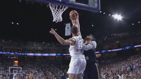 Die deutsche Basketball-Nationalmannschaft hat auch das zweite Gruppenspiel der Basketball-EM für sich entschieden. Highlight der Partie war ein Monster-Block von NBA-Profi Franz Wagner.