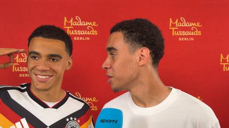Jamal Musiala hat es als nächster Bayern-Profi ins Madame Tussauds geschafft. Bei der Enthüllung spricht er über seine Wachsfigur und das bevorstehende DFB-Pokalfinale.