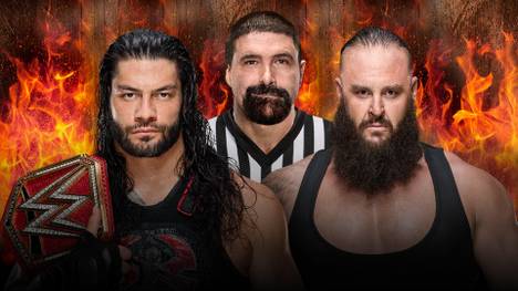 Mick Foley (M.) ist bei WWE Hell in a Cell 2018 Gastringrichter des Matches zwischen Roman Reigns und Braun Strowman