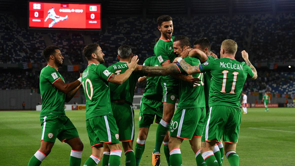 IRLAND - Die Boys in Green nahmen an den letzten beiden EM-Endrunden teil. 2012 war noch in der Vorrunde Schluss, 2016 scheiterten sie an Gastgeber Frankreich im Achtelfinale