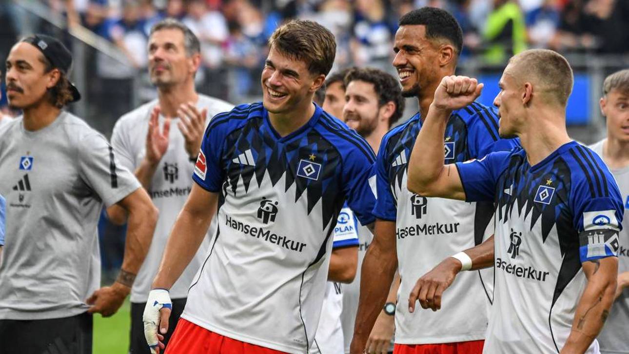 Vušković und seine Mitspieler nach dem ersten Saisonsieg gegen Heidenheim