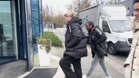 Loris Karius ist zurück im deutschen Profifußball! Der Torhüter ist am Dienstag um 11.30 Uhr an der Geschäftsteller des FC Schalke angekommen und soll S04 ab sofort weiterhelfen.