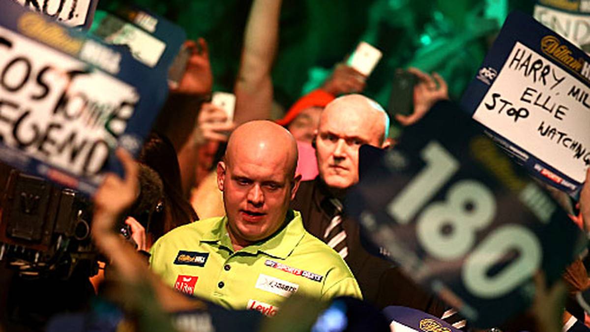 Tag 11: Der erste Viertelfinal-Tag ist ein schottischer Tag. Gleich drei wollen ins Halbfinale - der einzige "Nicht-Schotte" ist Michael van Gerwen. Mit seinem Einlauf beginnt der erste Tag des neuen Darts-Jahres 2015