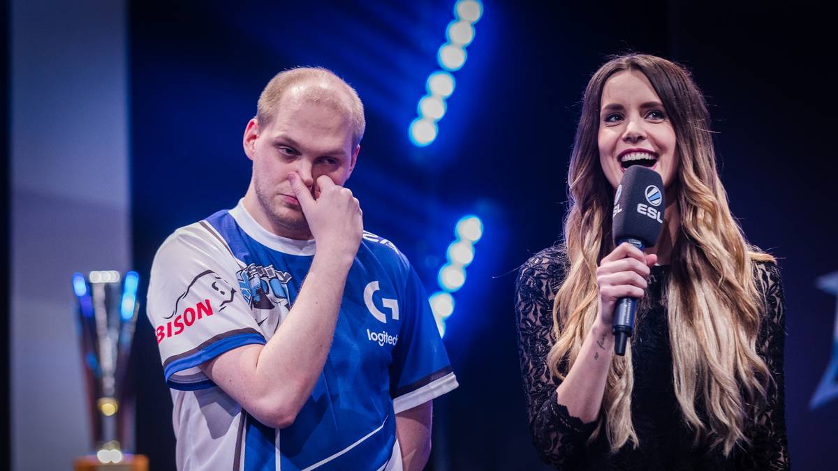 Der Veteran unter den Akteuren von mYinsanity ist Dennis “HasuObs” Schneider. Er war bereits in WarCraft 3 und StarCraft II erfolgreich und verbuchte dort zahlreiche Titel als Deutscher Meister. 