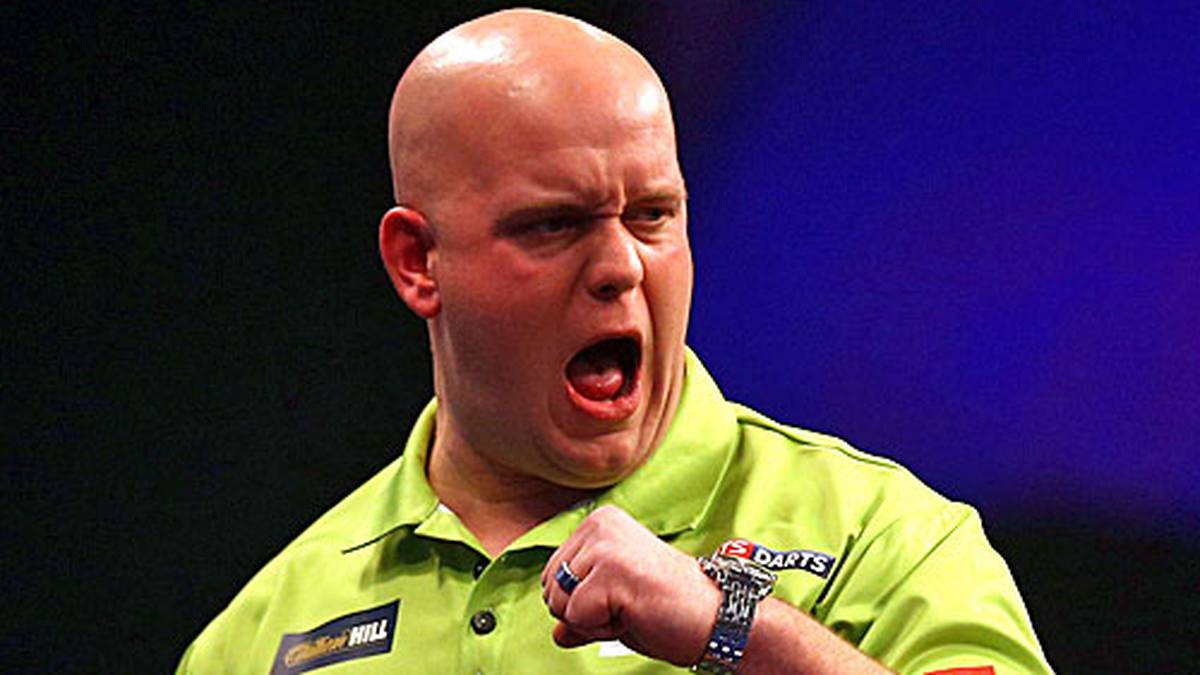 Und Mighty Mike zeigt gleich mal, wer der Boss ist. Er dominiert Robert Thornton und führt mit einem Schnitt von über 110 Punkten nach nicht einmal 30 Minuten mit 3:0 in Sätzen