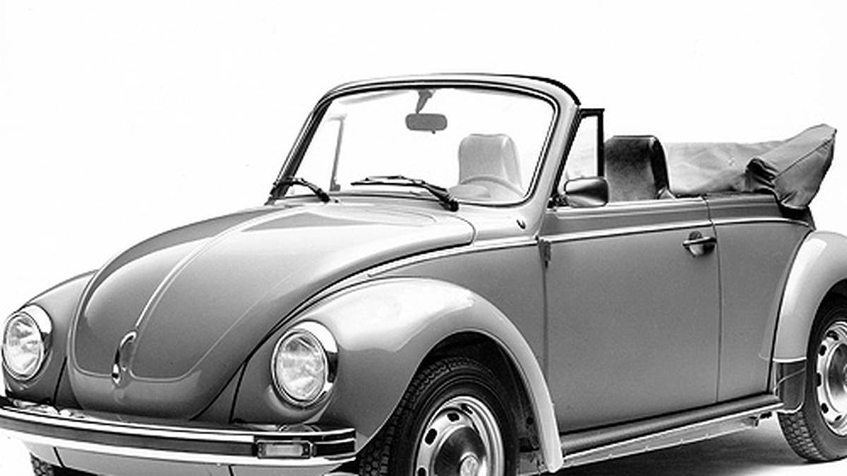 So geht alles los: Mit einem Auto wie diesem beginnt Laudas Faszination für den Motorsport. Mit gerade einmal 15 Jahren kauft er sich ein VW Käfer Cabriolet, mit dem er "jeden erdenklichen Blödsinn" macht. Um den Wagen zu finanzieren, arbeitet der Österreicher in den Ferien als LKW-Beifahrer