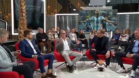 Ist der Argentinier Lionel Messi der größte Fußballer seiner Zeit? Die Runde aus dem WM Doppelpass diskutiert. 
