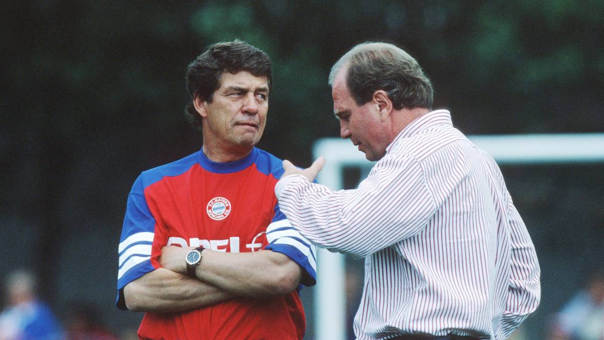 PLATZ 8 - OTTO REHHAGEL: Auch "Rehhakles" musste seinen Hut nehmen. In der Saison 1995/96 sitzt Rehhagel auf der Bank des FC Bayern München - und es nimmt kein gutes Ende