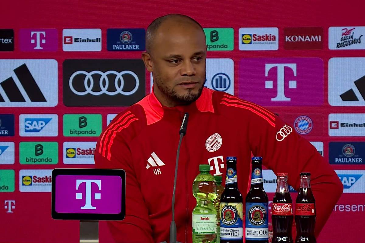 Josip Stanisic fehlte den Bayern zuletzt lange verletzungsbedingt. Nun hat FCB-Trainer Vincent Kompany ein positives Update zur Rückkehr des Rechtsverteidigers gegeben.