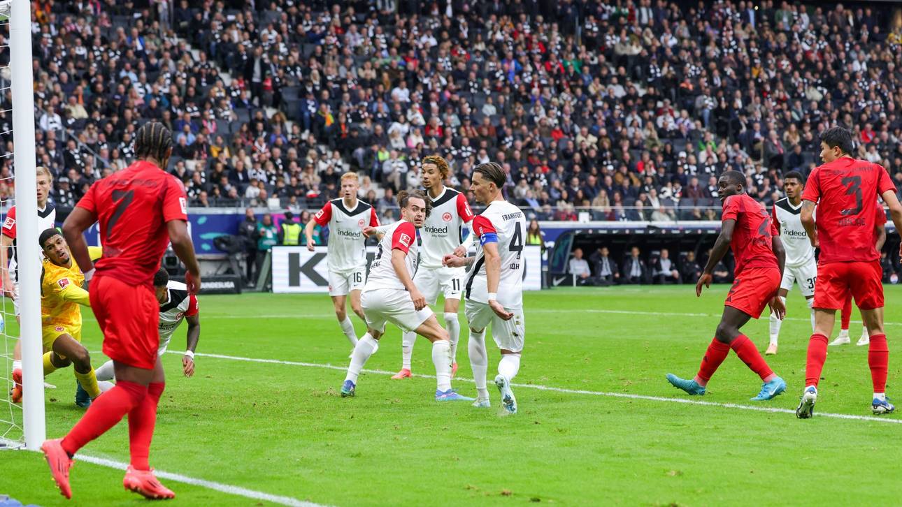 Turbulentes Topspiel: Bayern verpasst Sieg in Frankfurt