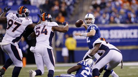 Andrew Luck (r.) führte die Colts zum Sieg gegen die Broncos