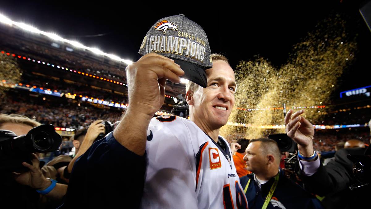 Nach einer schweren Nackenverletzung heuert er 2012 in Denver an und bricht dort 2015 mit 51 Touchdown-Pässen Tom Bradys NFL-Rekord. Am 7. Februar 2016 streckt er die Vince Lombardi Trophy zum zweiten Mal in den Himmel - einen Monat später gibt er sein Karriereende bekannt, mit 71.940 Passing Yards und unfassbaren 539 Touchdown-Pässen