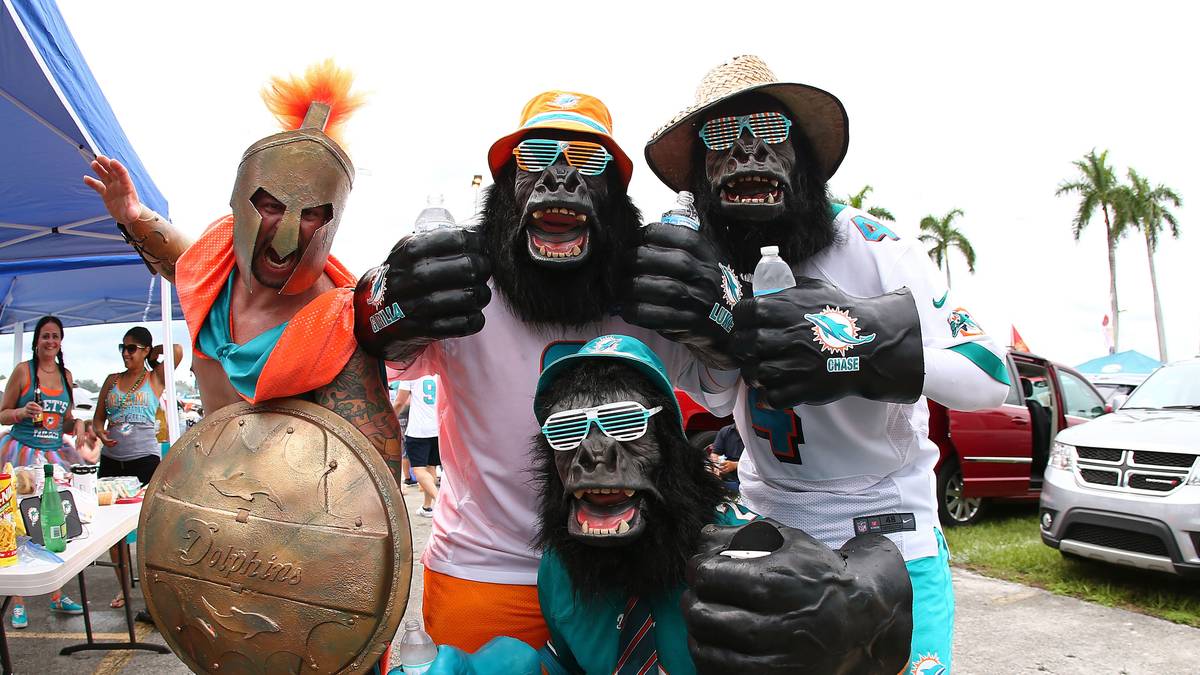 Die dritte Woche in der NFL ist im vollen Gange und in Miami sind die Gorillas los! Schon vor dem Duell mit den Buffalo Bills ist die Stimmung prächtig. Die Frage ist nur, wie lange hält die Party-Laune der Dolphins Fans
