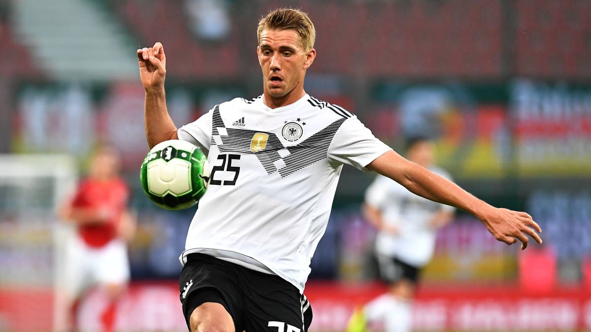 NILS PETERSEN: Mit Freiburg noch punktlos in dieser Saison, traf zwar gegen seinen Ex-Klub Cottbus im Pokal, in der Liga jedoch glücklos. Hat aber Qualitäten als Joker, die Löws Team auch helfen könnten